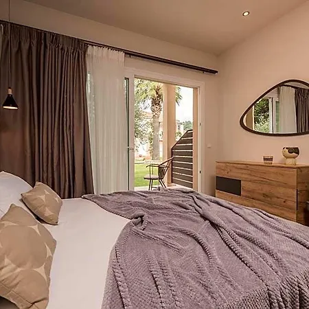 Aeolos Boutique & Hotel 4*